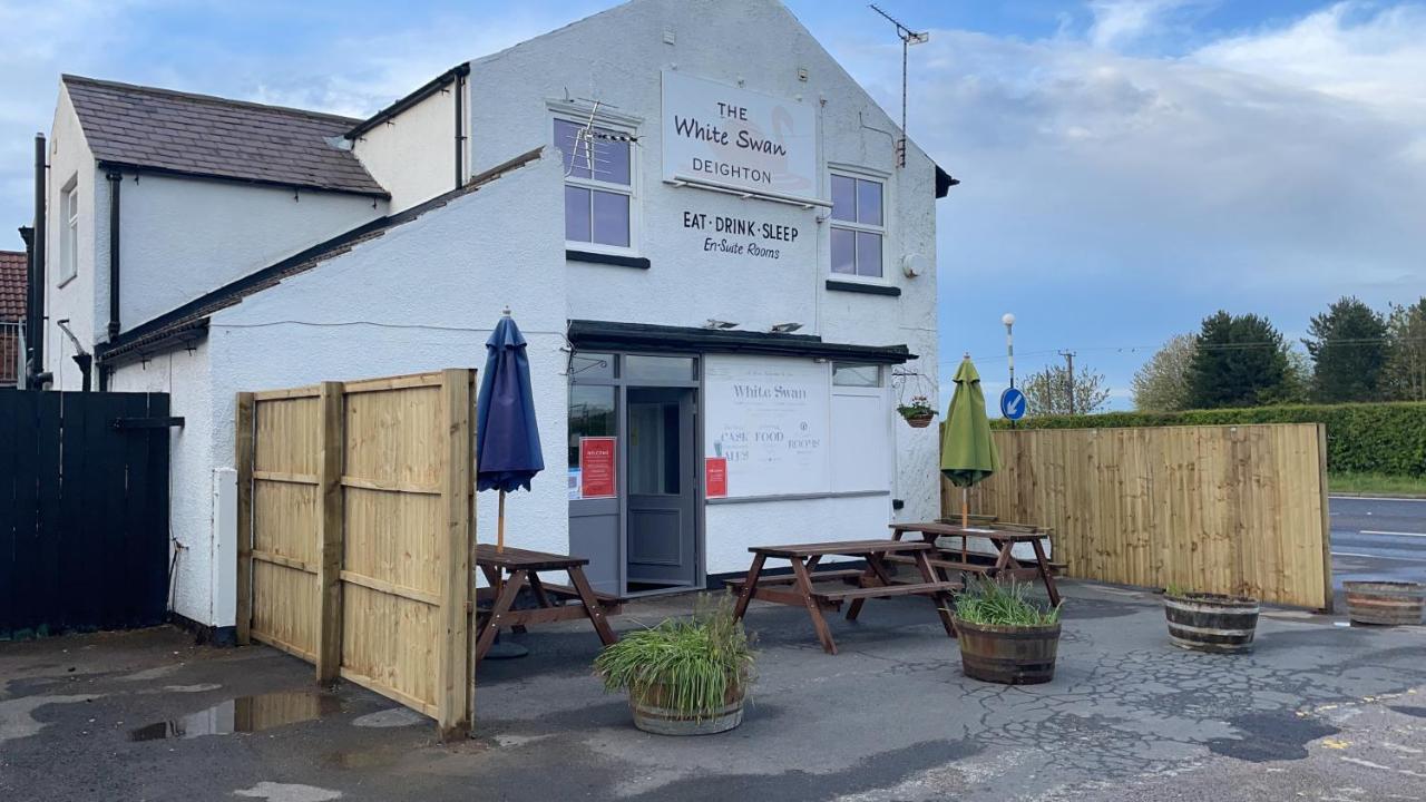 The White Swan Deighton Hotel York Exterior photo