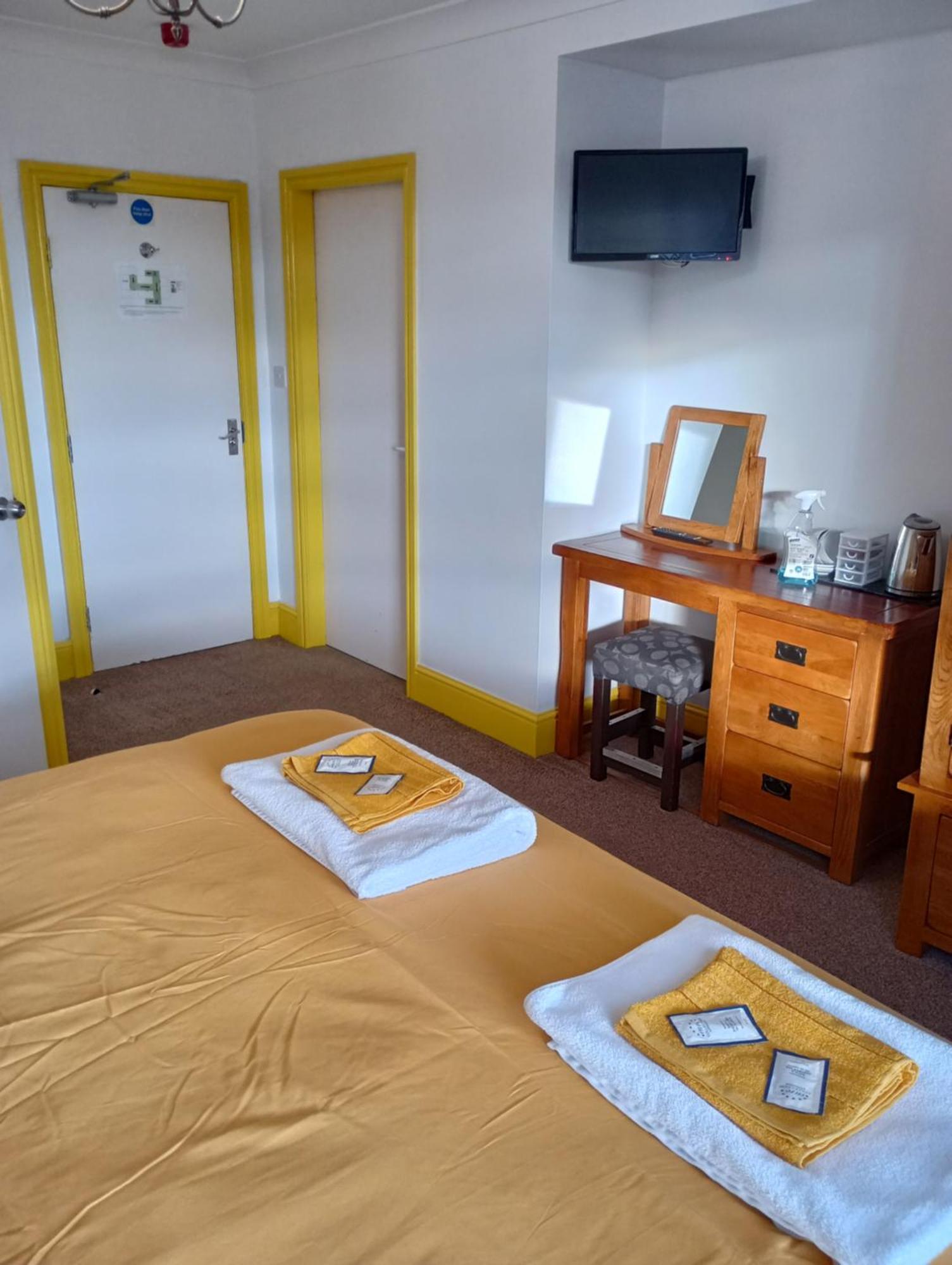 The White Swan Deighton Hotel York Room photo