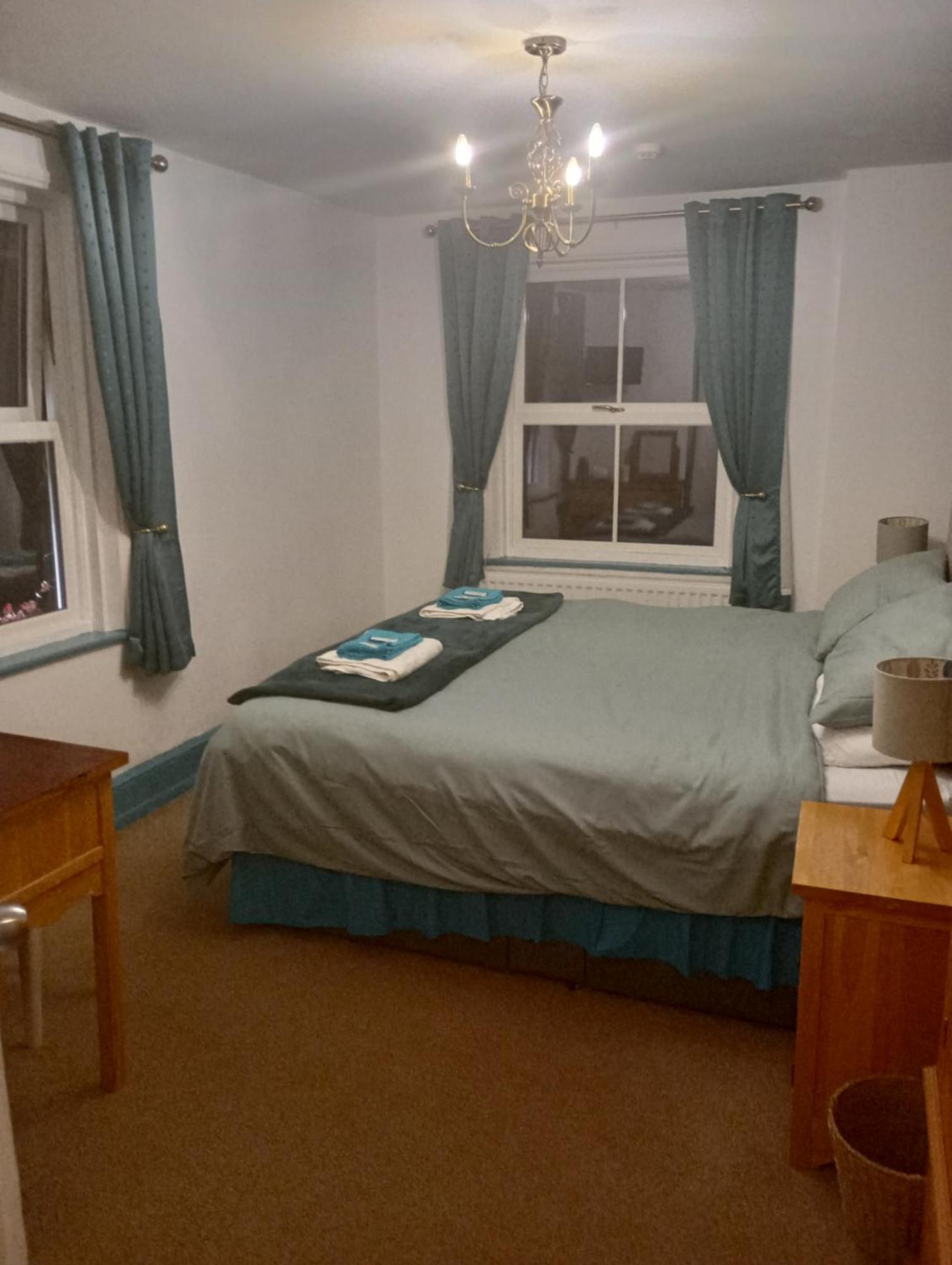 The White Swan Deighton Hotel York Room photo